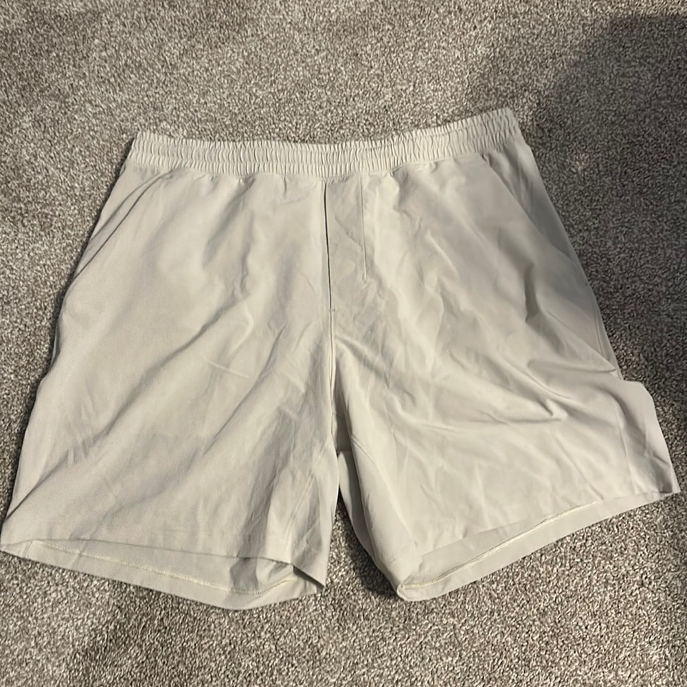 Large Lululemon Pace Breaker Linerless 7” Natural Ivory